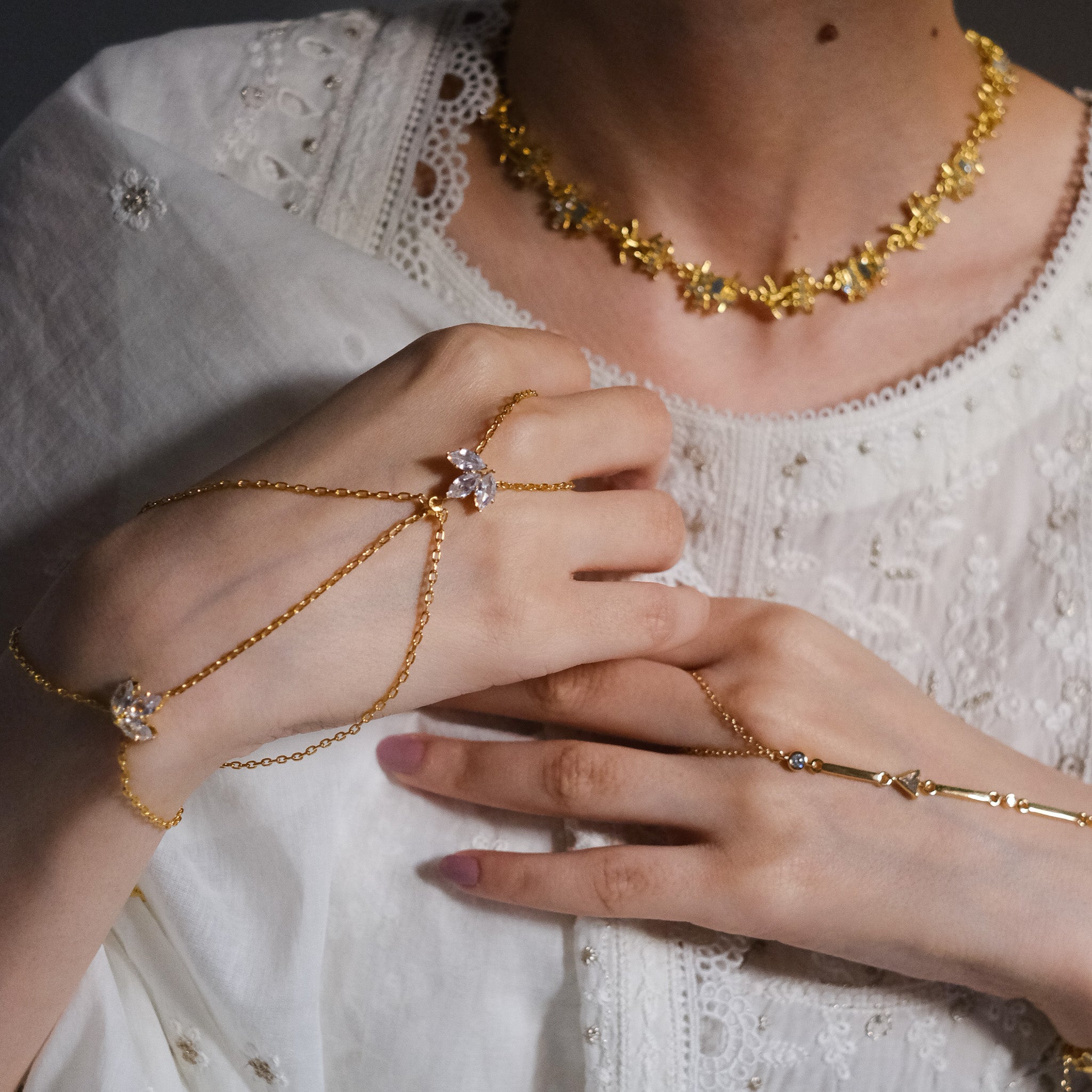 Lotus Handchain